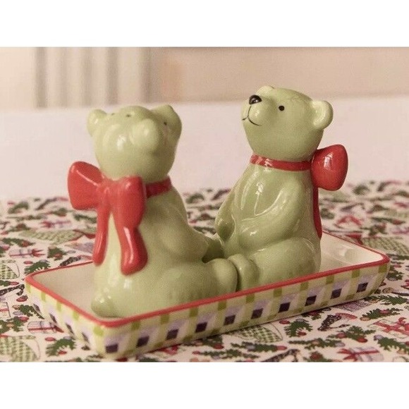 Cath Kidston Green Christmas Bears Salt & Pepper Shakers Set in Ceramic Tray NEW - Picture 3 of 5